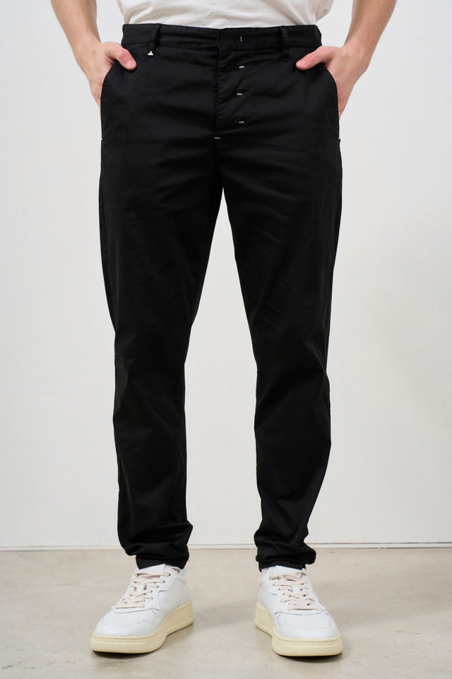 Pantalone uomo cropped con pinces nero