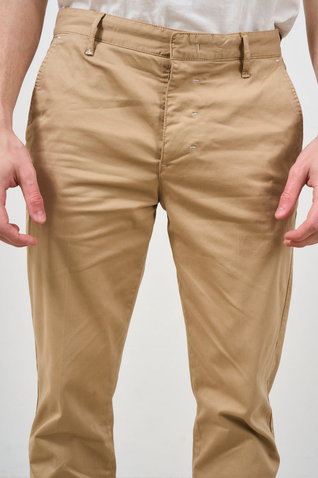 Pantalone uomo cropped con pinces beige