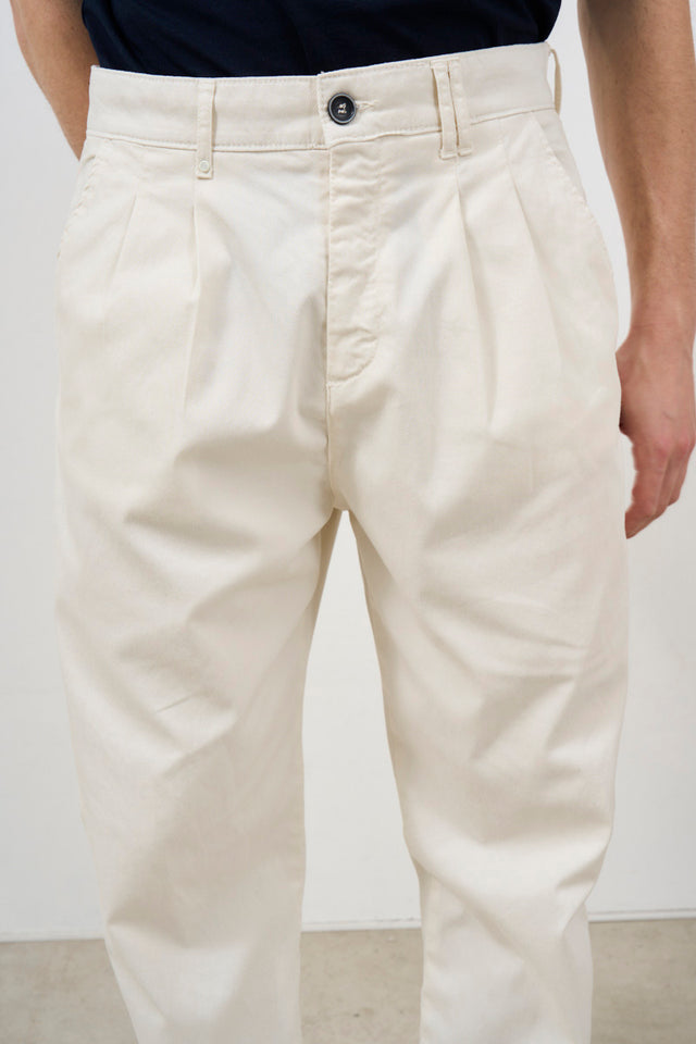 Pantalone uomo panna con doppia pinces