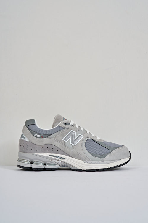 NEW BALANCE Men's sneakers 2002R