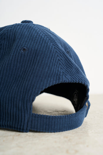 Blue men's hat with red contrasting logo - 5