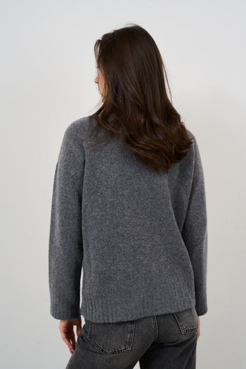 Women's grey turtleneck sweater - 6