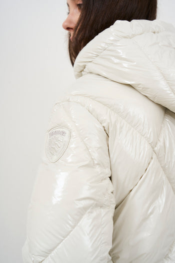 Short down jacket in white shiny nylon - 7