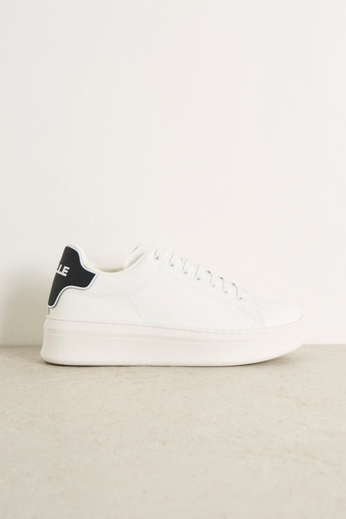 Sneakers in pelle bianca con logo