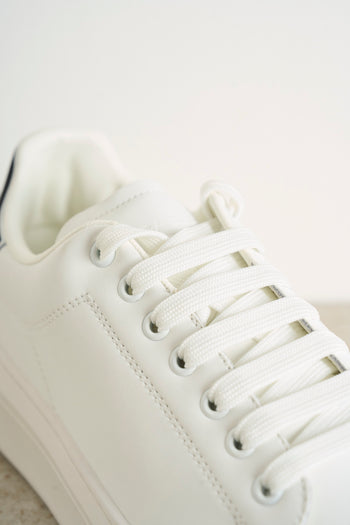 Sneakers in pelle bianca con logo - 5