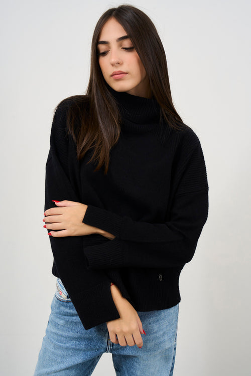 Maglia donna a collo alto nero - 2