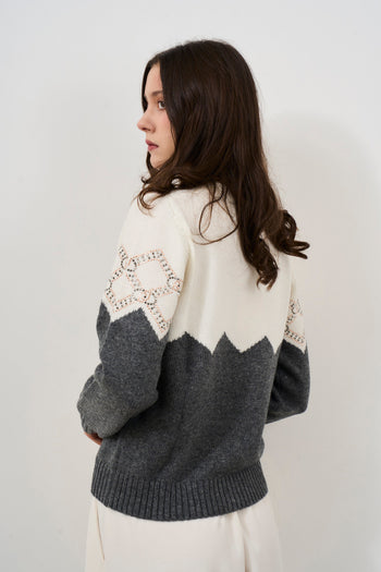 Women's grey and white sweater - 5