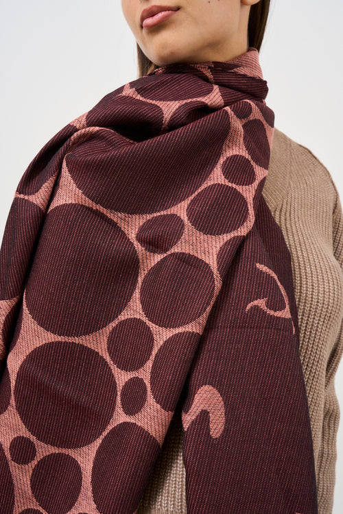 Women's scarf in burgundy pattern - 2