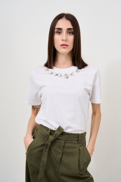 T-shirt donna bianca con dettaglio pietre