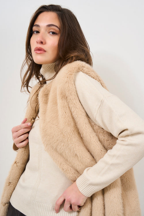 Women's camel faux fur vest - 2