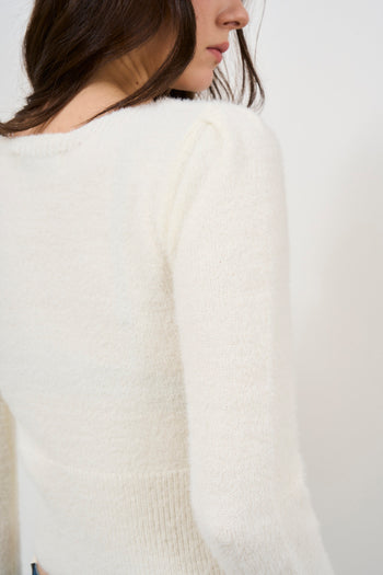 Pullover in filato piuma effetto mohair di colore bianco - 6