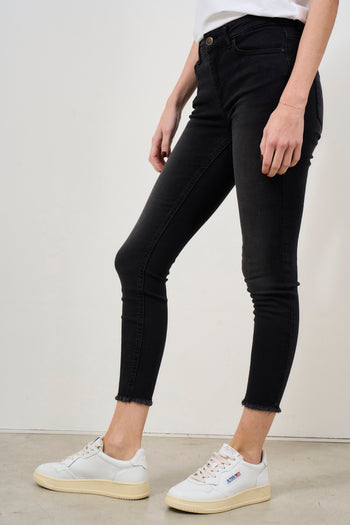 Women's Black Skinny Jeans - 4