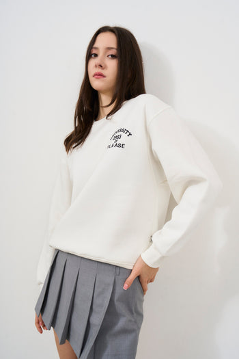 Women's oversized white sweatshirt with print - 3