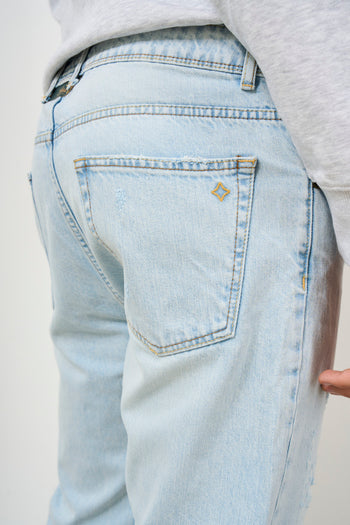 Jeans uomo regular in denim chiaro con rotture - 4