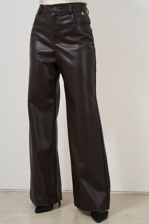 Brown women's faux leather trousers - 2