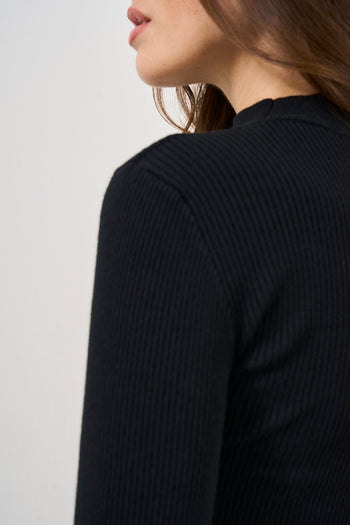 Maglia donna nero con dettaglio cut out - 4