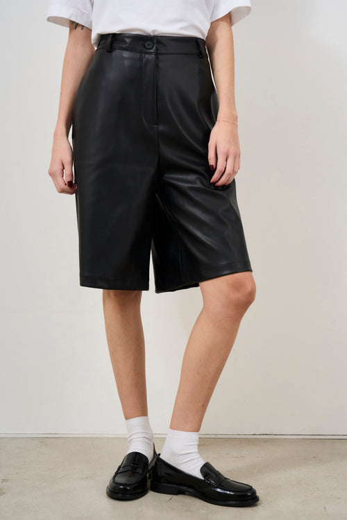 Women's Bermuda shorts in black eco-leather - 2