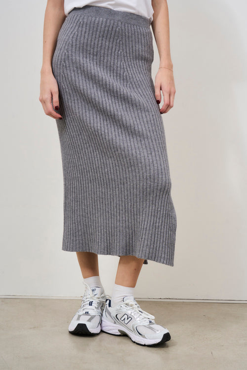 Long grey knitted women's skirt - 2