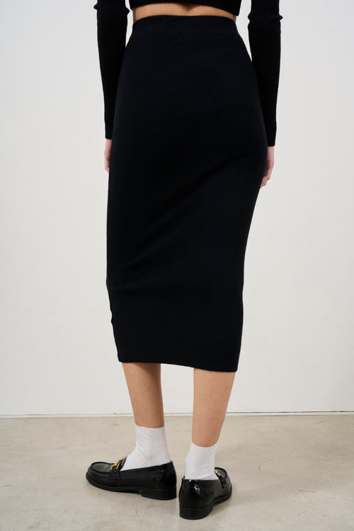 Black knitted women's skirt - 2