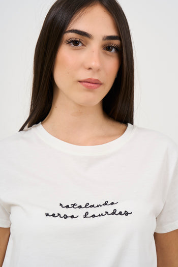 T-shirt donna con scritta nera sul davanti - 3