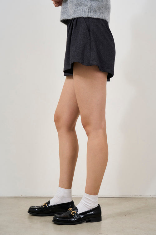 Shorts donna grigio melangiato con pieghe - 2