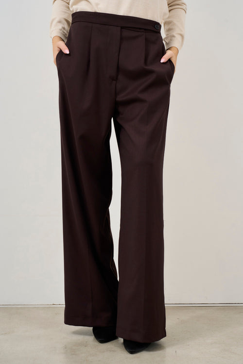 Straight leg trousers with pleats