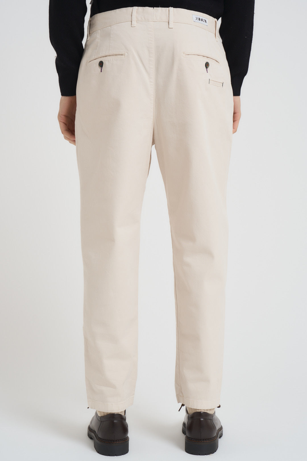 Pantalone uomo con pinces panna 252146 128 BERNA 