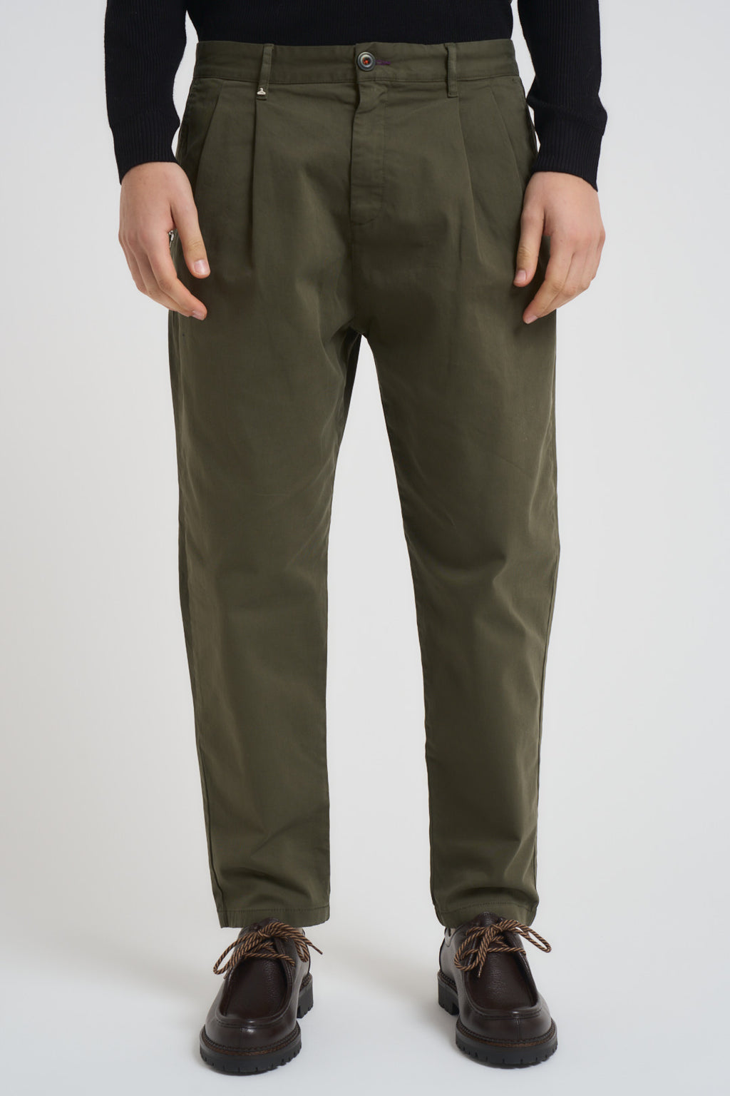Pantalone uomo con pinces verde 252146 324 BERNA 