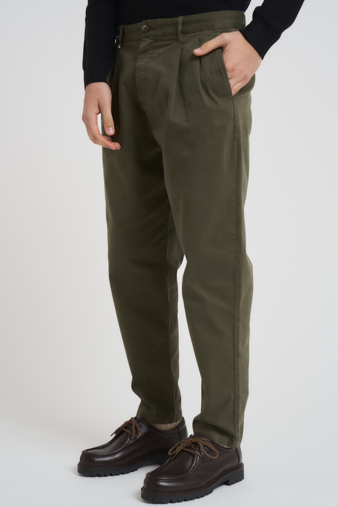 Pantalone uomo con pinces verde 252146 324 BERNA 