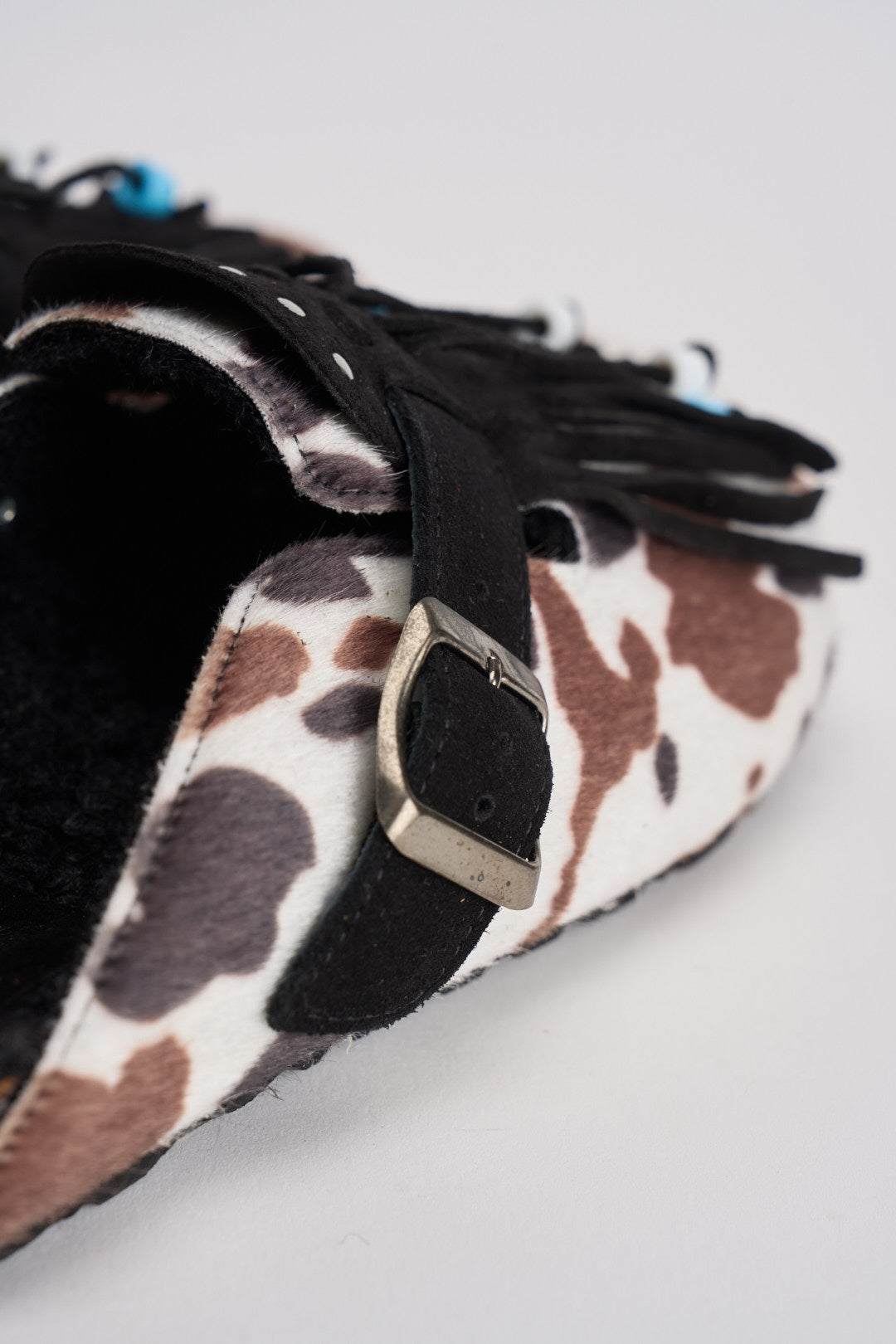 Sabot donna in suede animalier con frange DANDARA COW NERO BIANCO LAGOA 