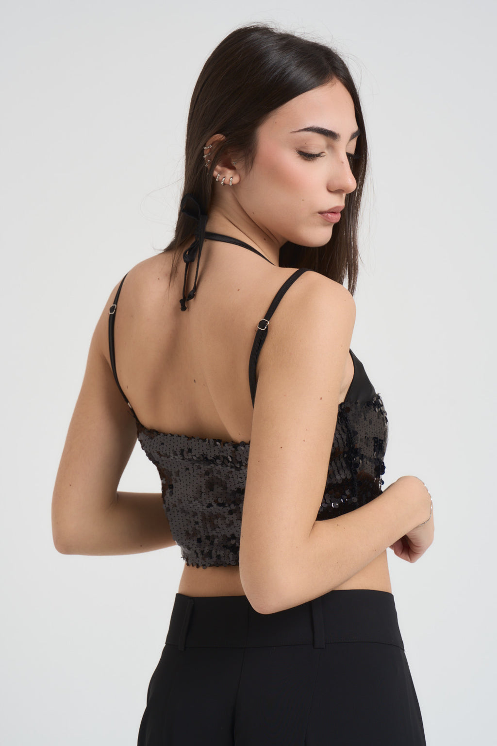 Top donna cropped con paillettes nero 143 NERO LOKITA MILANO 