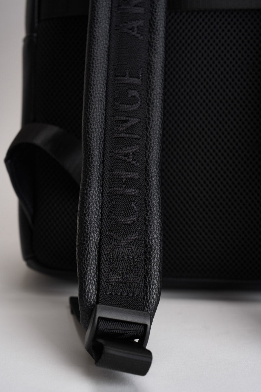 Zaino uomo nero ecopelle martellata XM003142 AF26651UC001 ARMANI EXCHANGE 