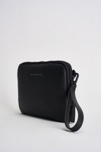 Pochette uomo nera con texture martellata XM003587 AF26663UC001 ARMANI EXCHANGE 