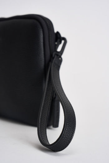Pochette uomo nera con texture martellata - 4