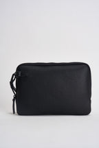 Pochette uomo nera con texture martellata XM003587 AF26663UC001 ARMANI EXCHANGE 