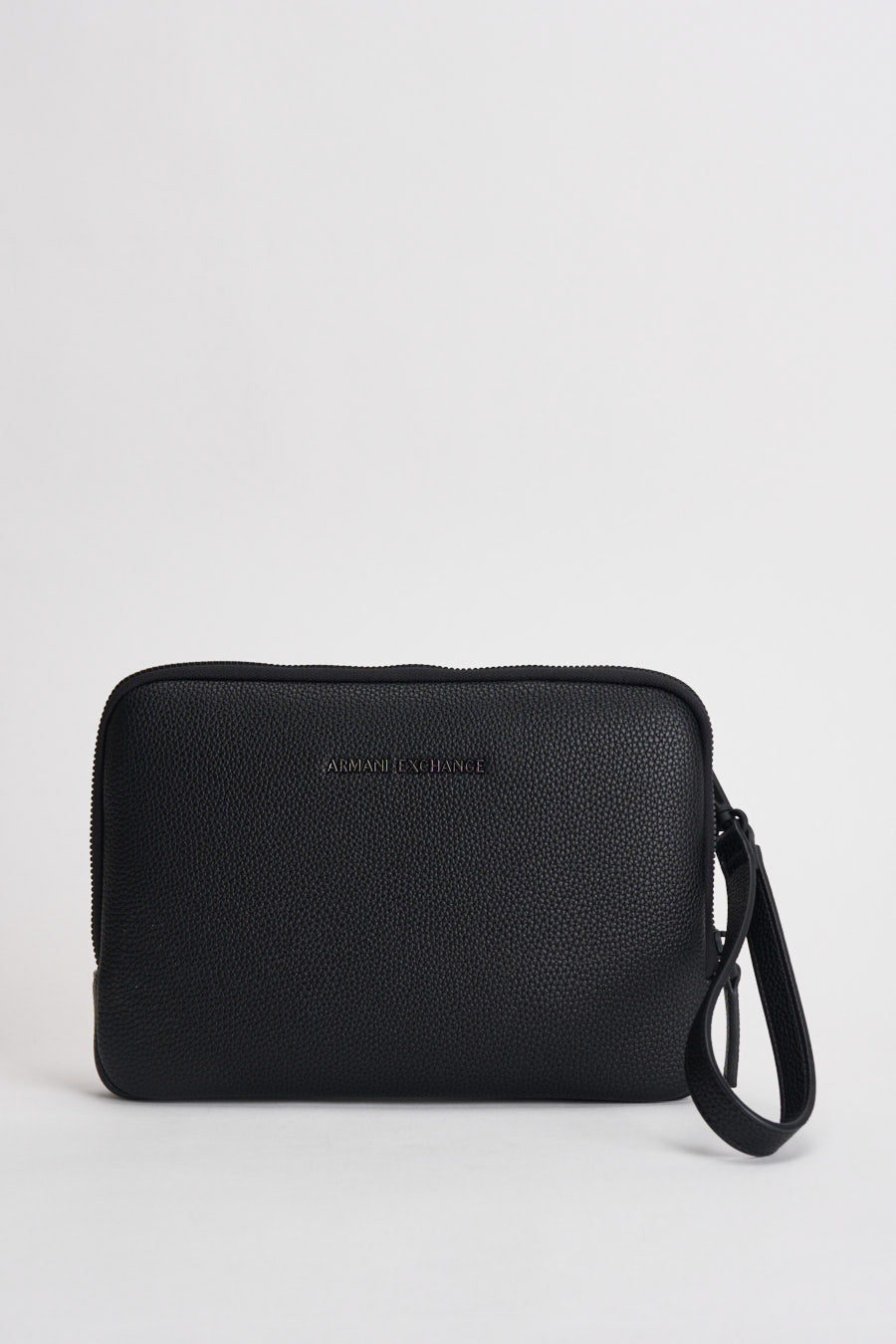 Pochette uomo nera con texture martellata XM003587 AF26663UC001 ARMANI EXCHANGE 