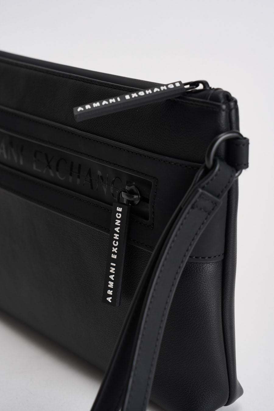 Pochette donna Angel nera XM003595 AF26679MC043 ARMANI EXCHANGE 