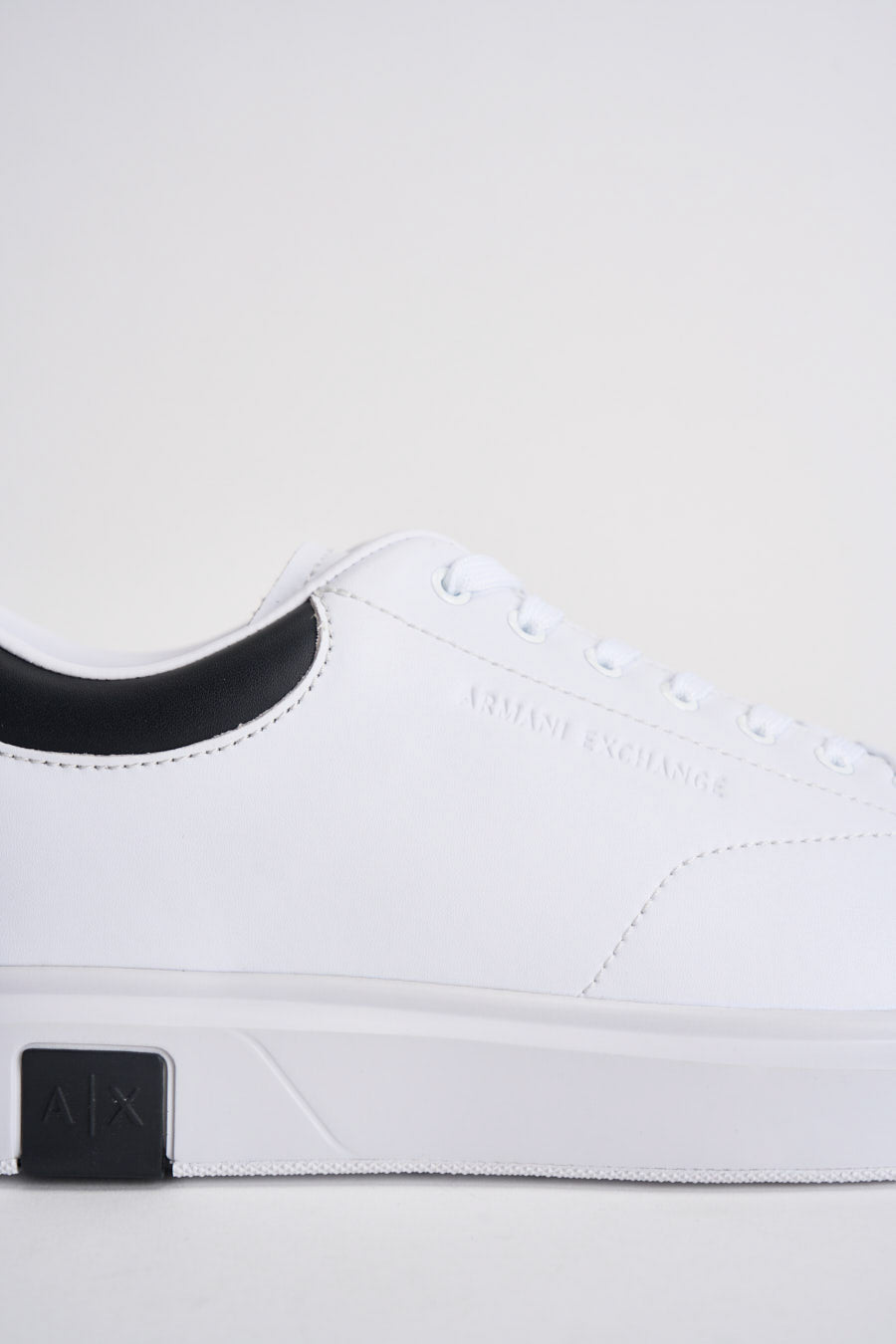 Sneakers uomo bianca e blu XUX123 XV534K488 ARMANI EXCHANGE 