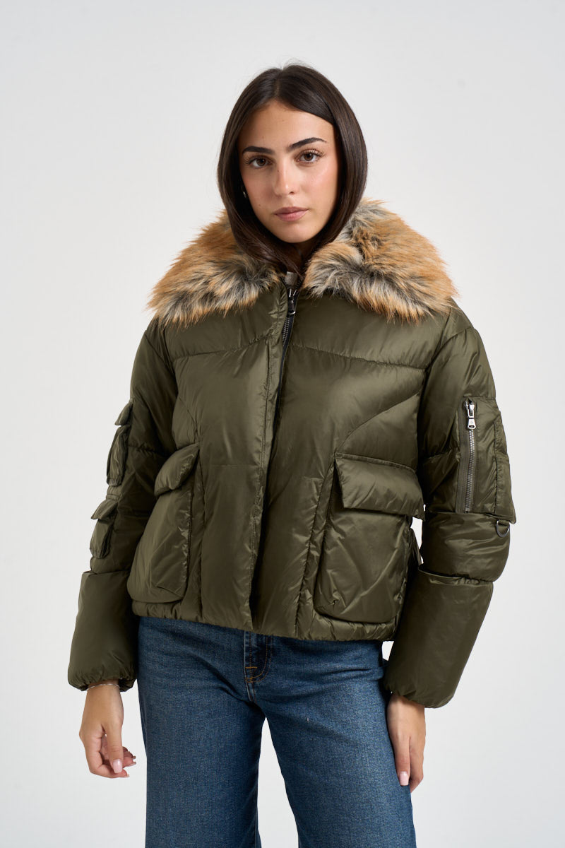 Piumino donna corto con tasche a patta verde militare G226438W OLNI CANADIAN 