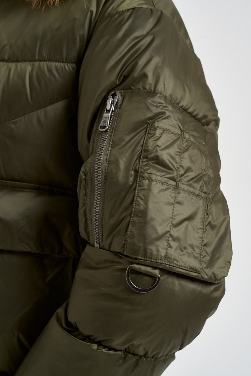 Piumino donna corto con tasche a patta verde militare G226438W OLNI CANADIAN 