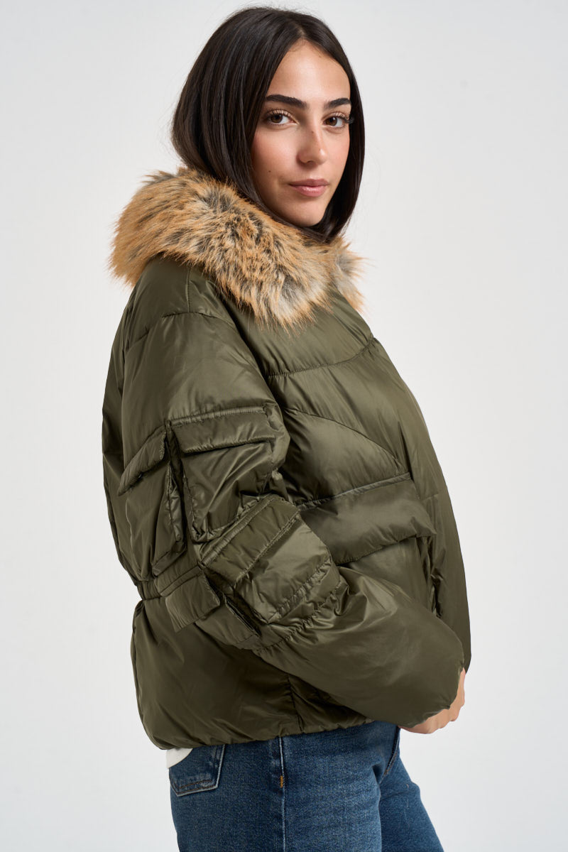 Piumino donna corto con tasche a patta verde militare G226438W OLNI CANADIAN 