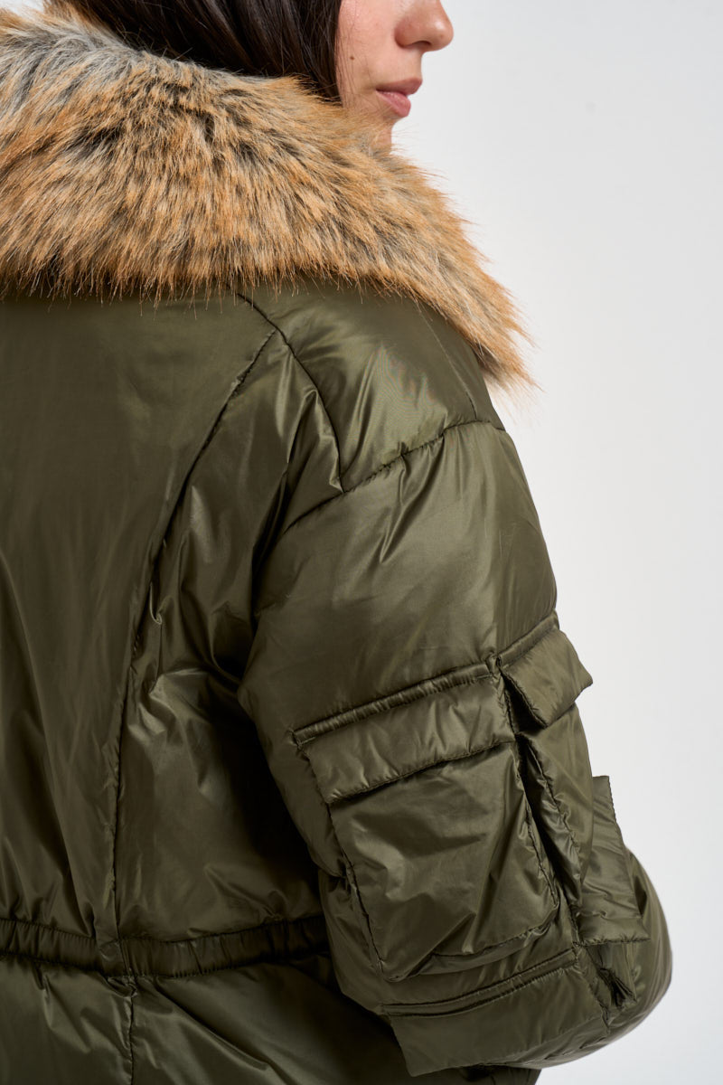Piumino donna corto con tasche a patta verde militare G226438W OLNI CANADIAN 