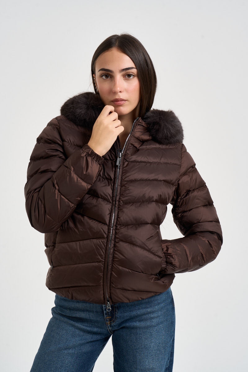 Piumino donna cappuccio in ecopelliccia marrone 22000019E 2YO790 COLMAR 