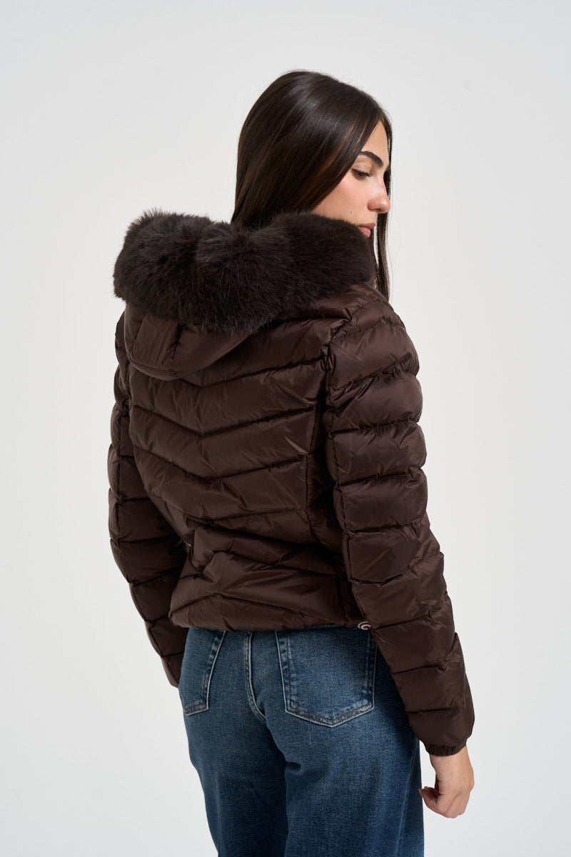 Piumino donna cappuccio in ecopelliccia marrone 22000019E 2YO790 COLMAR 