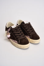 Sneakers donna con dettaglio pendente marrone scuro 23006 60 CRIME LONDON 