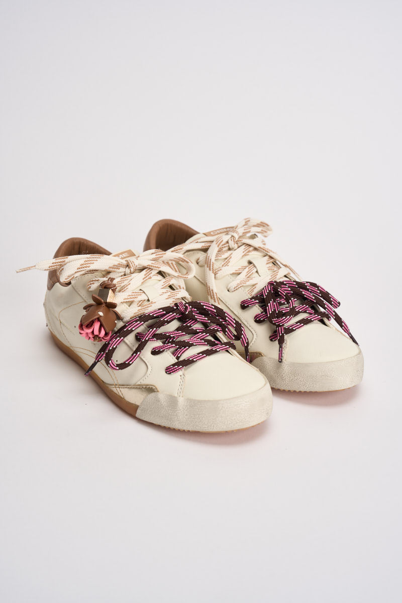 Sneakers donna con ciondolo panna 23603 10 CRIME LONDON 