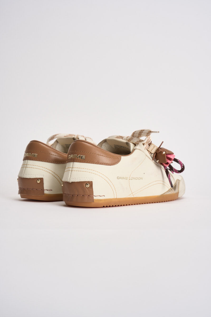 Sneakers donna con ciondolo panna 23603 10 CRIME LONDON 