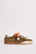 Sneakers donna con dettaglio pendente tabacco 23605 60 CRIME LONDON 