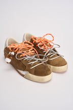 Sneakers donna con dettaglio pendente tabacco 23605 60 CRIME LONDON 
