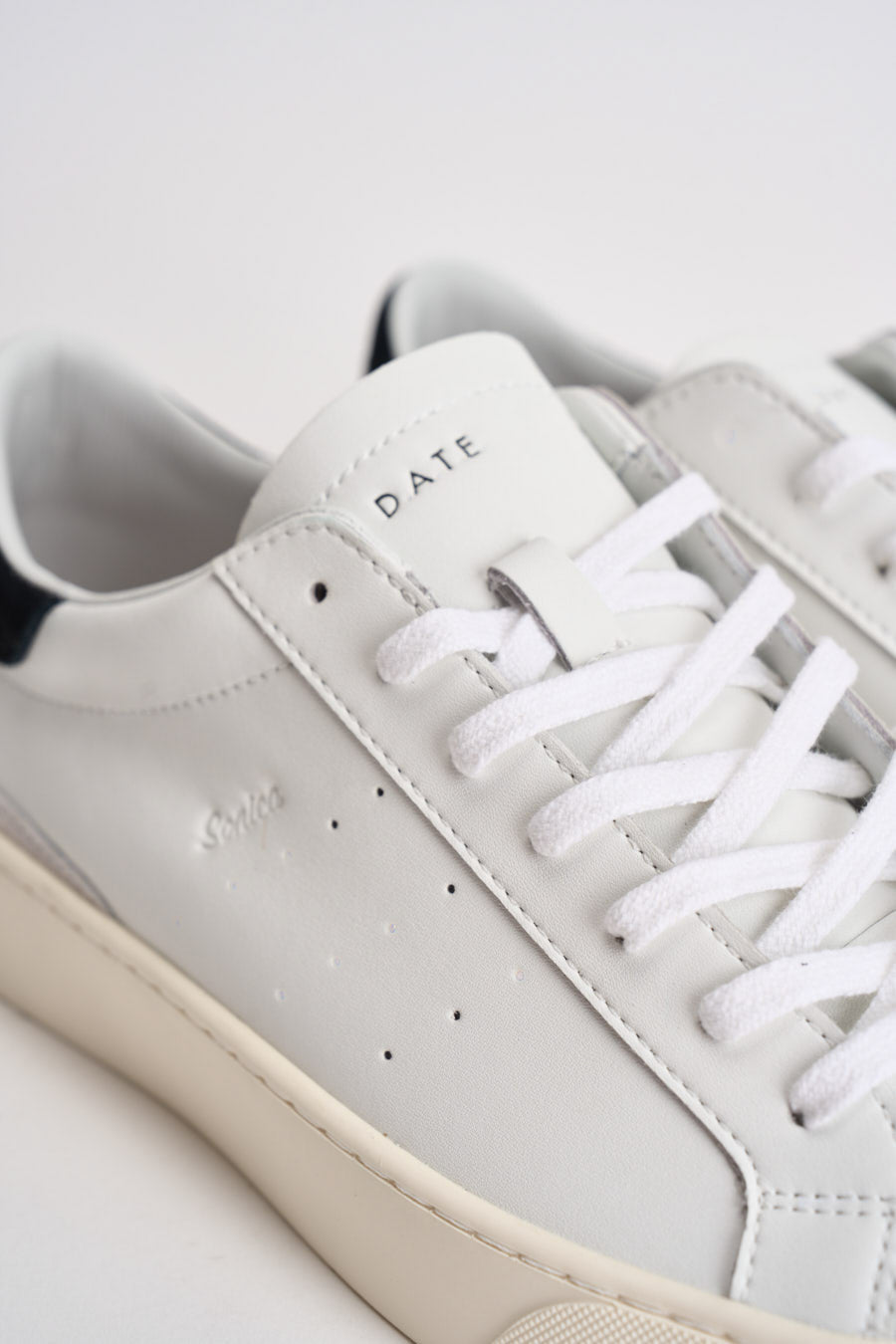 Sneakers uomo bianca e nera M451 SOCAWB D.A.T.E. 